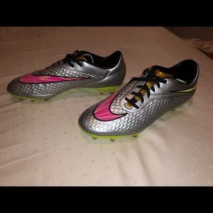Soccer cleats
